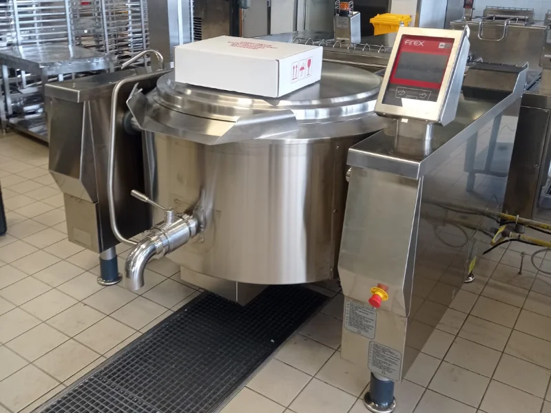 installazione-attrezzatura-per-cottura-ristorazione-industriale