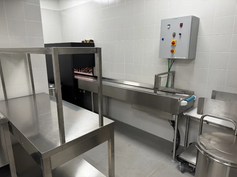 banchi-di-stoccaggio-e-lavorazione-cibo-cucina-industriale