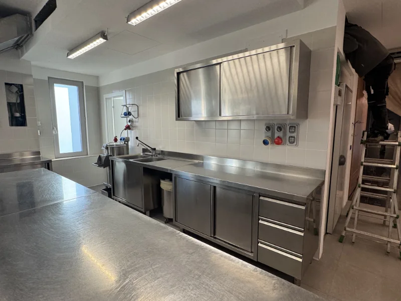 costruzione-cucina-professionale-per-mensa-aziendale